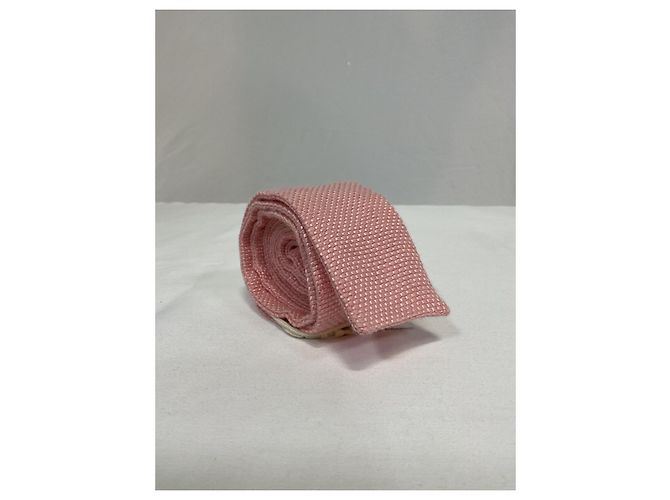 Cravate texturée en soie rose d'Acne Studios - vue 8