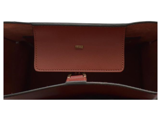 Bolsa de ombro em couro de bezerro BOYY Devon 21 com fivela decorativa. Marrom - vista 11