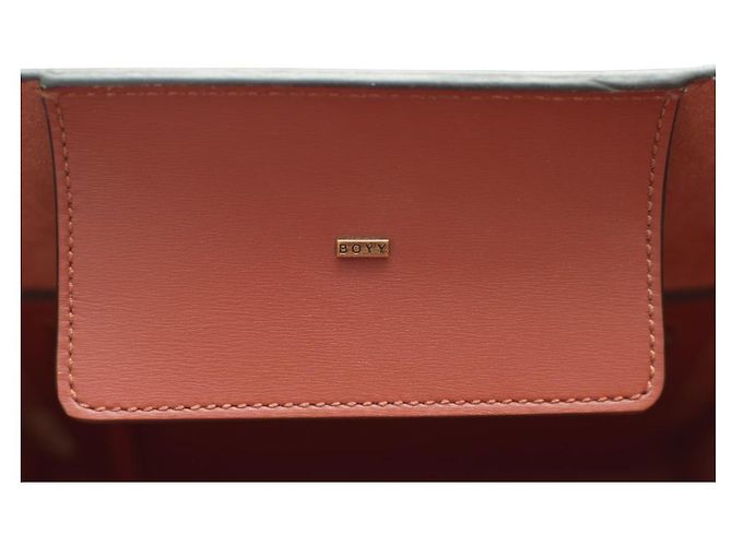 Bolsa de ombro em couro de bezerro BOYY Devon 21 com fivela decorativa. Marrom - vista 13
