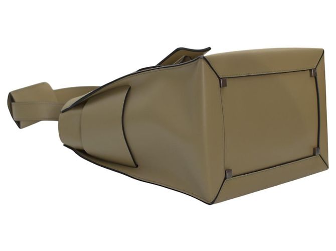 Bolsa de ombro em couro de bezerro BOYY Devon 21 com fivela decorativa. Cinza - vista 3
