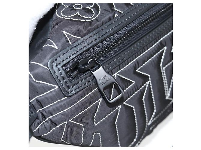 LOUIS VUITTON LV Bauchtasche Snow Discovery PM Tasche Nylon Schwarz M21427 Auth 116570SM - Ansicht 24