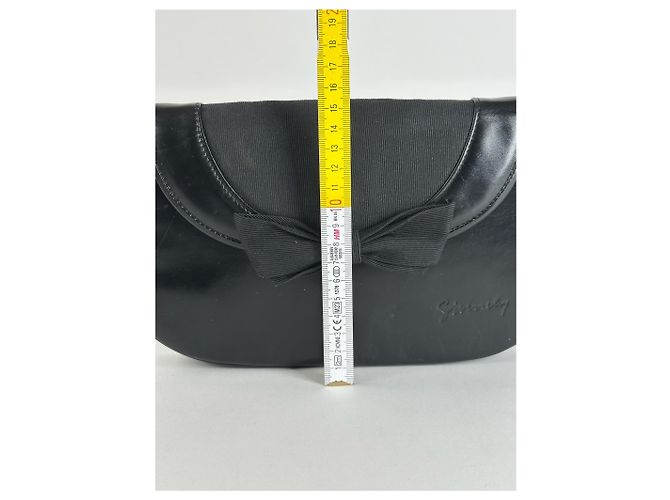 Vintage Givenchy Tasche aus schwarzem Lackleder - Ansicht 11