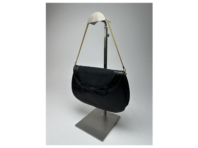 Vintage Givenchy Tasche aus schwarzem Lackleder - Ansicht 3