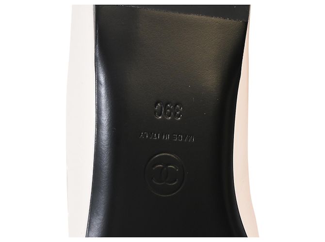 Classique Chanel Grosgrain Perle Mary Jane Ballet en Cuir d'Agneau Blanc - vue 13