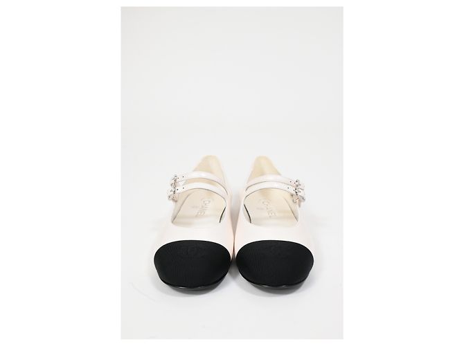 Classique Chanel Grosgrain Perle Mary Jane Ballet en Cuir d'Agneau Blanc - vue 4