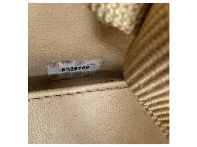 Chanel Vanity Schultertasche Vintage aus Kaviar - Ansicht 10