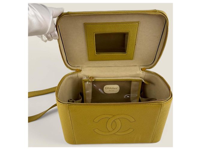 Chanel Vanity Schultertasche Vintage aus Kaviar - Ansicht 6