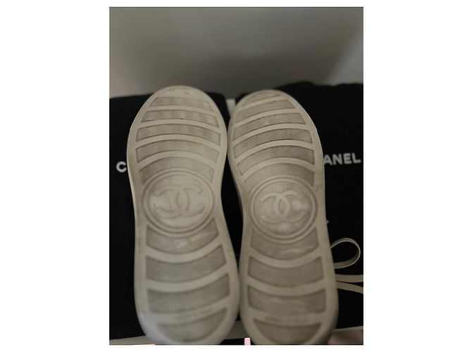 Sneaker Chanel bianche e beige in scamosciato Bianco Bianco sporco - vista 8