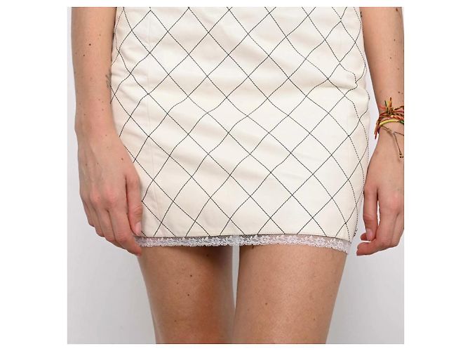 Vestido Chanel de cuero blanco con bordes de encaje Talla 36 - vista 13