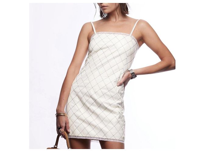 Vestido Chanel de cuero blanco con bordes de encaje Talla 36 - vista 7