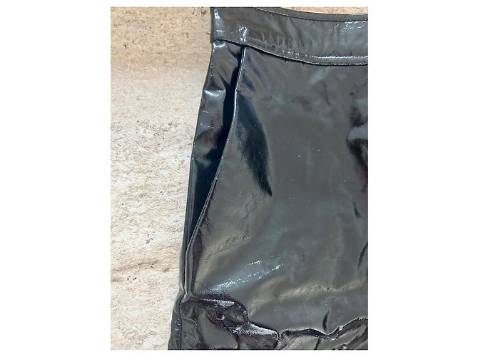Bermuda Chanel de Cuero Vinílico Negro - vista 3