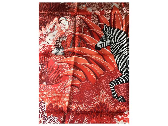 Lenço Hermès intitulado 'Mountain Zébra' por Alice Shirley em sua caixa e caixa de presente. Rosa Vermelho Coral - vista 6