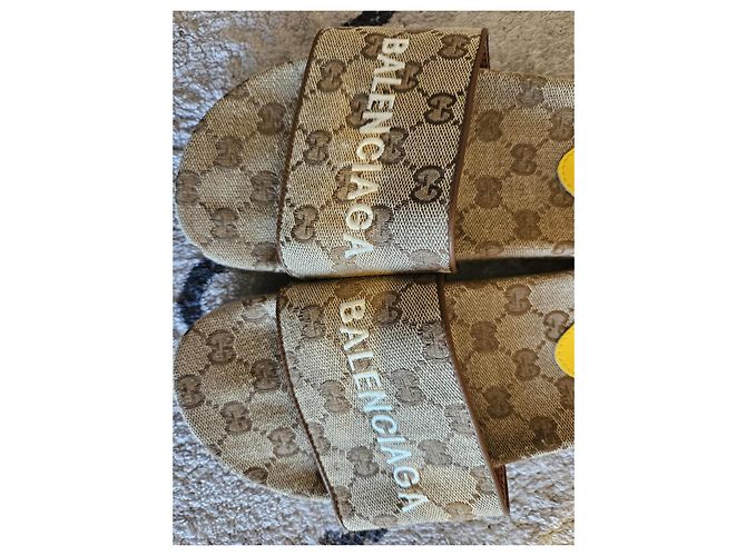 Sandali Gucci x Balenciaga Beige - vista 3