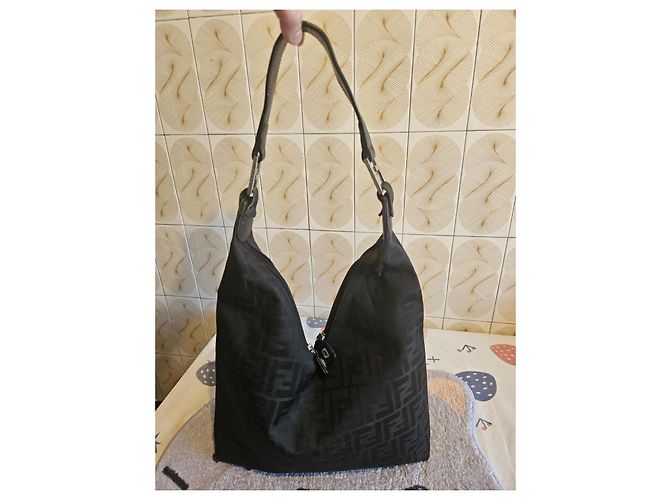 Borsa Baguette Fendi Nera in Lino con Hardware Argento Nero - vista 2