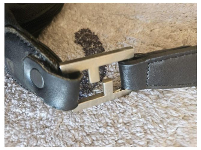 Borsa Baguette Fendi Nera in Lino con Hardware Argento Nero - vista 4