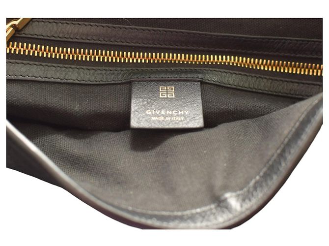 Borsa a spalla media in pelle granulata nera con catena dorata Givenchy Voyou Nero - vista 16
