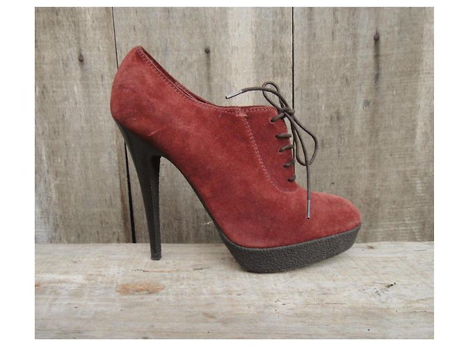 Botines Yves Saint Laurent de ante rojo Roja - vista 2
