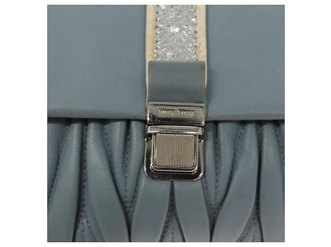 Bolsa de ombro de couro Matelassé Miu Miu com corrente, azul claro Auth 121929 - vista 18