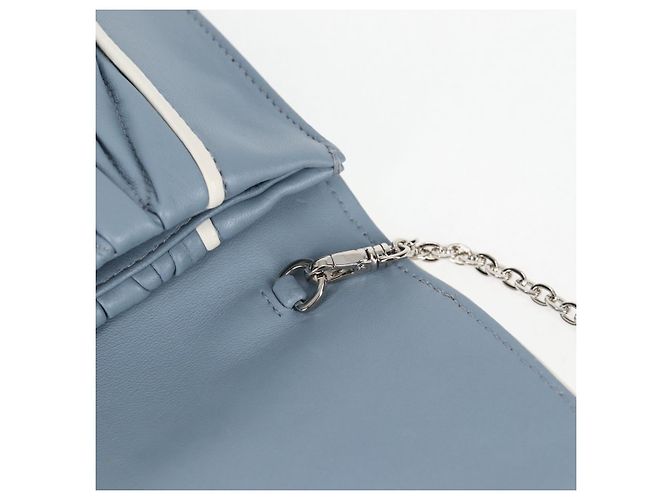 Miu Miu Matelassé Schultertasche aus Leder hellblau Silber authentisch 118556M - Ansicht 23