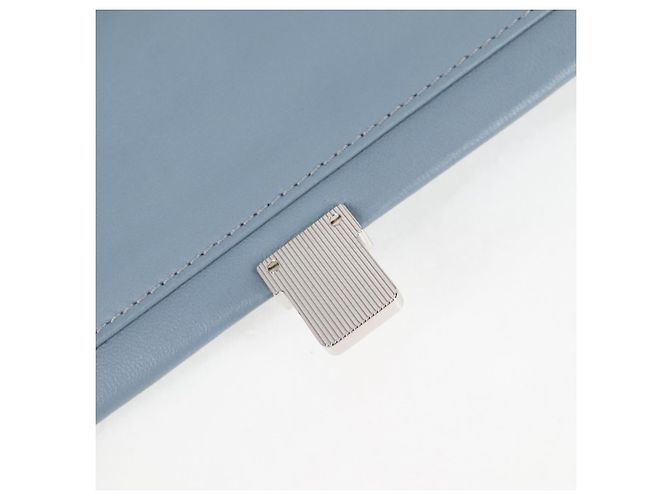 Miu Miu Matelassé Schultertasche aus Leder hellblau Silber authentisch 118556M - Ansicht 24