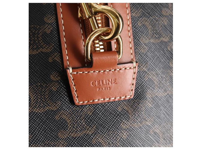 Céline Borsa Boston CELINE Triomphe in pelle PVC 2 in 1 nera e oro Auth nb467M Nero D'oro - vista 20