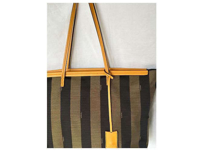 Bolso Fendi en excelentes condiciones, como nuevo Beige - vista 11