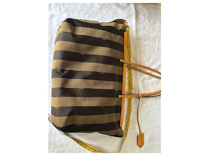 Bolso Fendi en excelentes condiciones, como nuevo Beige - vista 17