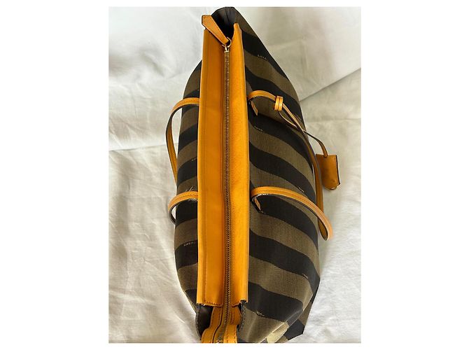 Bolso Fendi en excelentes condiciones, como nuevo Beige - vista 4