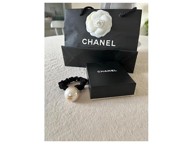 Elastico per capelli Chanel con perla nero - vista 2