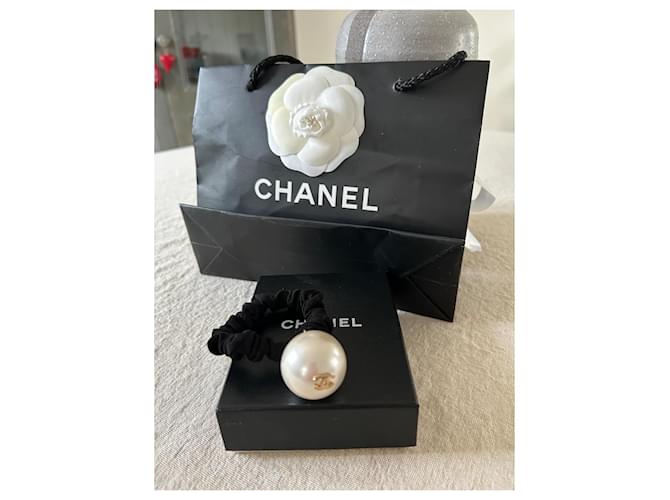 Elastico per capelli Chanel con perla nero - vista 4