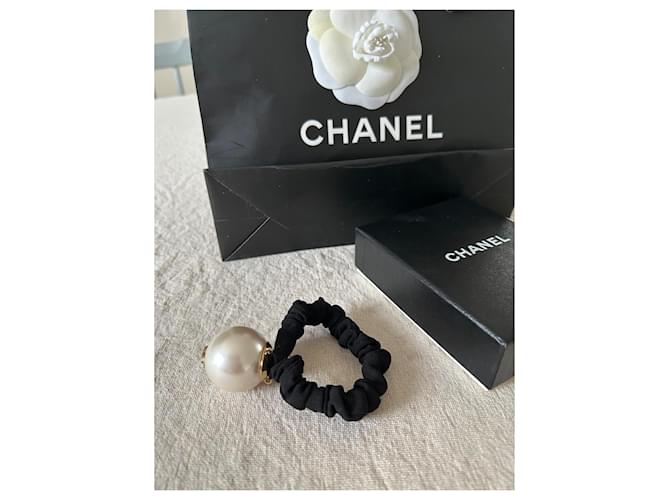Elastico per capelli Chanel con perla nero - vista 8