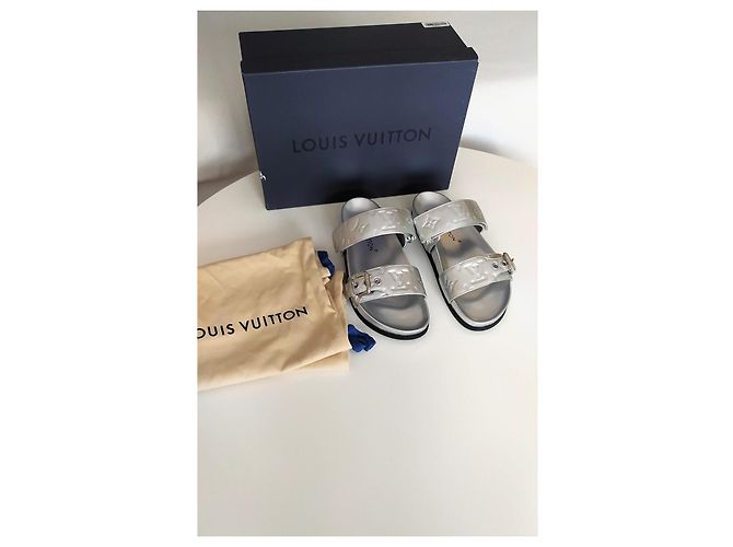 Mules Louis Vuitton Plata - vista 3