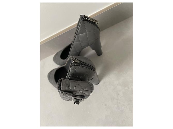 Chanel Pumps aus grauem Leder Größe 37 - Ansicht 3