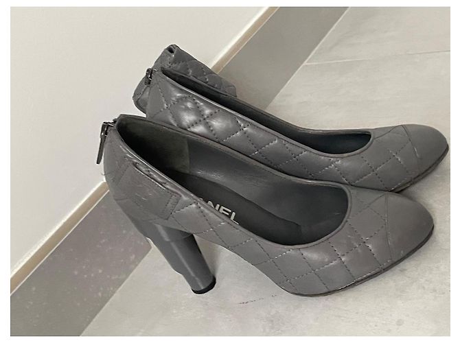 Chanel Pumps aus grauem Leder Größe 37 - Ansicht 9