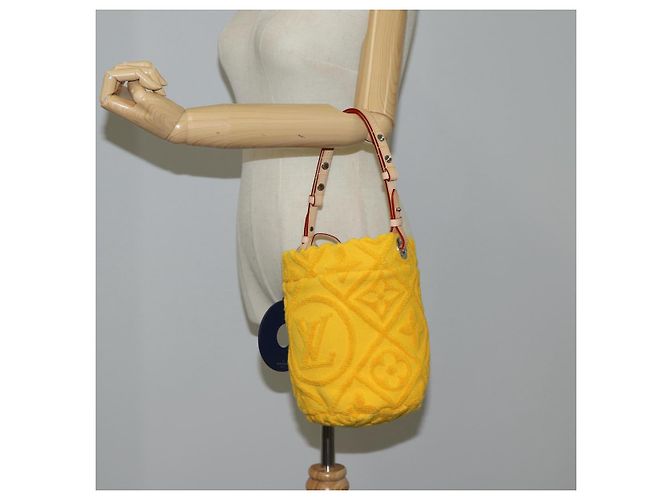 Louis Vuitton Borsa a Spalla Bucket LV Vacation Pile Gialla M25144 LV Auth KD246SM Giallo - vista 18