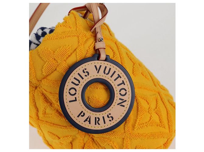 Louis Vuitton Borsa a Spalla Bucket LV Vacation Pile Gialla M25144 LV Auth KD246SM Giallo - vista 8