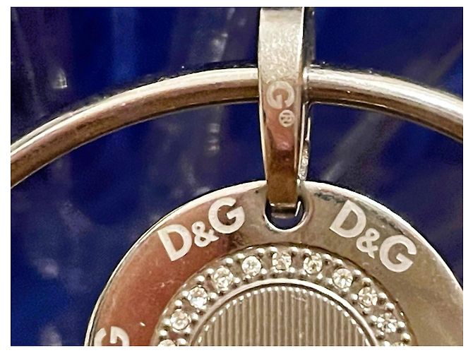 Ikonische Vintage-Hoops Ohrringe DOLCE & GABBANA mit einem Logo-Medaillon innen Silber - Ansicht 4