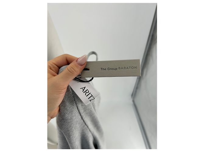 Autre Marque ARITZIA Graues kurzes geripptes Kleid mit Trägern - Ansicht 5