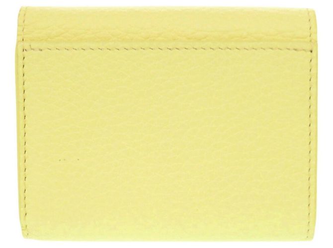 Cartera Capucines XS Louis Vuitton Amarillo - vista 4