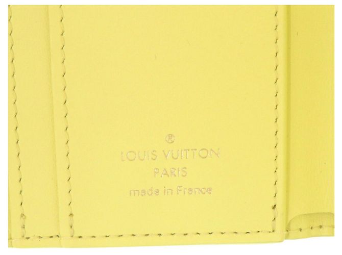Cartera Capucines XS Louis Vuitton Amarillo - vista 9