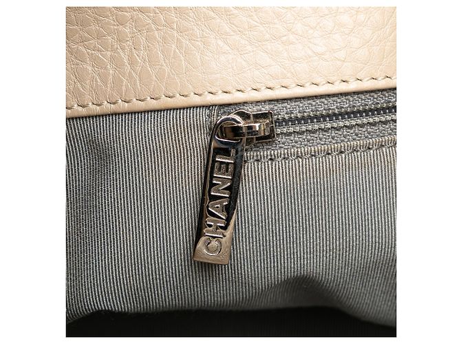 Executive Chanel Marrone Piccola Borsa Esecutiva in Pelle di Vitello Cerf Beige - vista 8