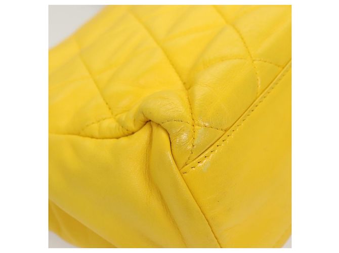 CHANEL Matelassé 2.55 Borsa a Spalla in Pelle di Pecora Gialla Argento CC Auth bs25489 Giallo - vista 13