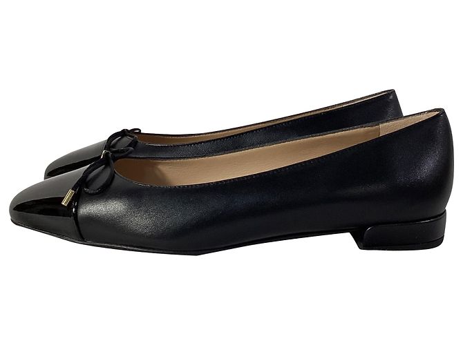 Ballerine Sleek con punta a cappello e fiocco in pelle nera di Stuart Weitzman Nero - vista 3