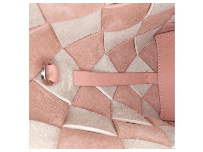 Borsa a cesta mini in pelle intrecciata a quadretti rosa LOEWE - vista 5
