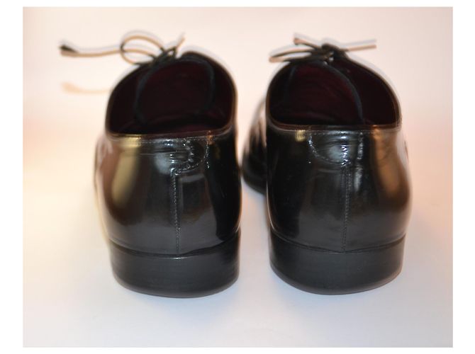 Scarpe Derby Louis Vuitton in vernice nera Nero - vista 3