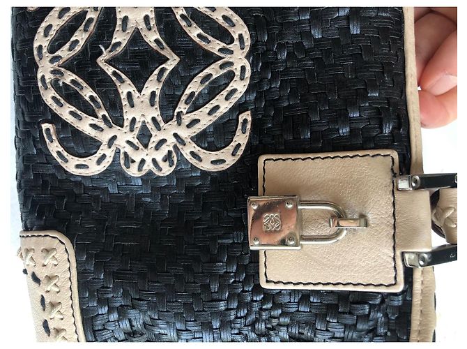 Borsa a mano Loewe Amazona 36 in pelle nera e beige Nero - vista 4