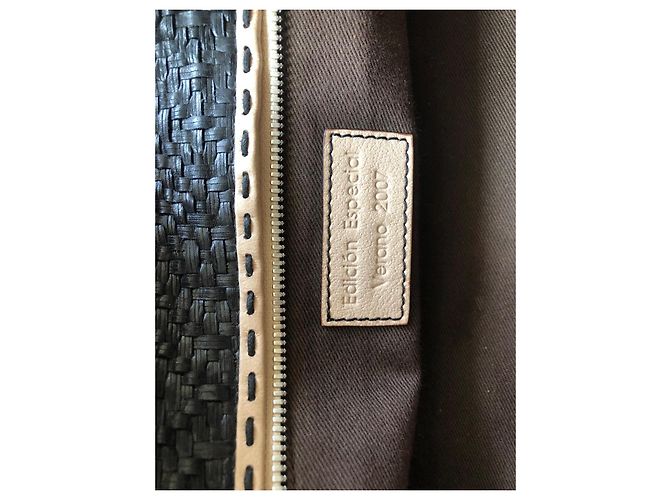 Borsa a mano Loewe Amazona 36 in pelle nera e beige Nero - vista 8