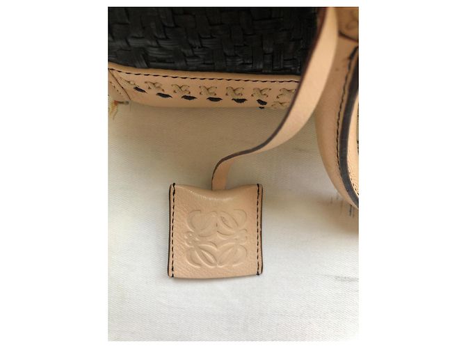 Borsa a mano Loewe Amazona 36 in pelle nera e beige Nero - vista 9