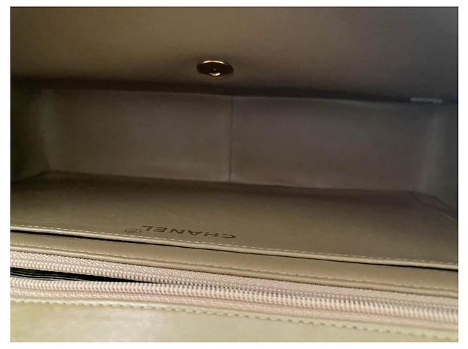 Borsa a spalla Chanel Mademoiselle Horizontal Beige Agnello - vista 9