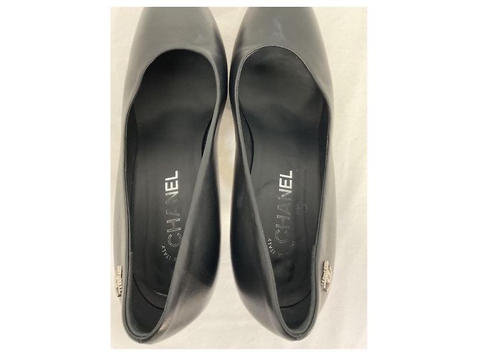 Timeless Pumps con piattaforma nascosta Chanel CC in pelle nera Nero - vista 14